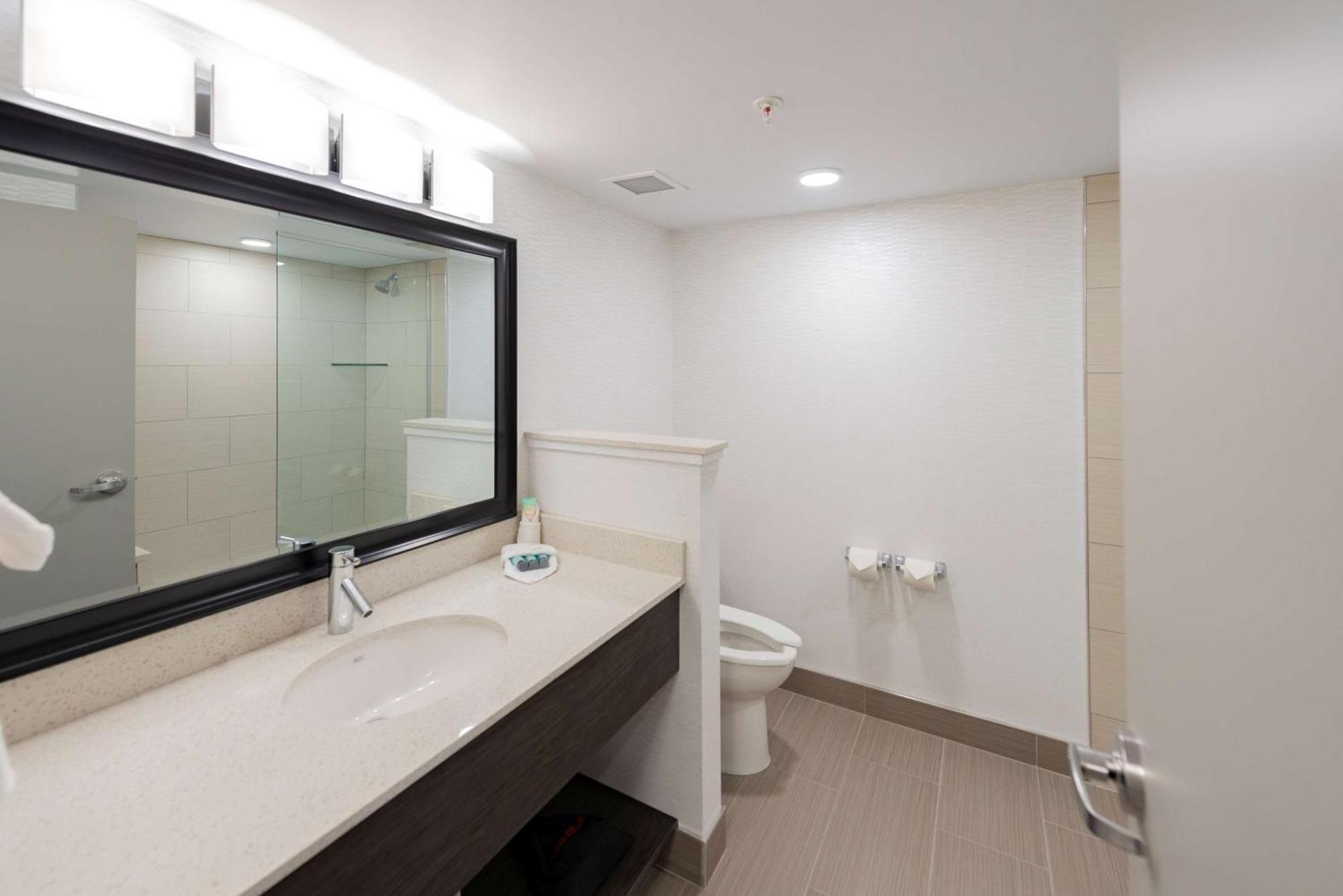 Prestige Treasure Cove Resort, Best Western Premier Collection Prince George Extérieur photo